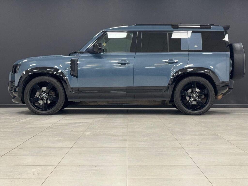 
								2020 Land Rover Defender 110 Si4 SE full									