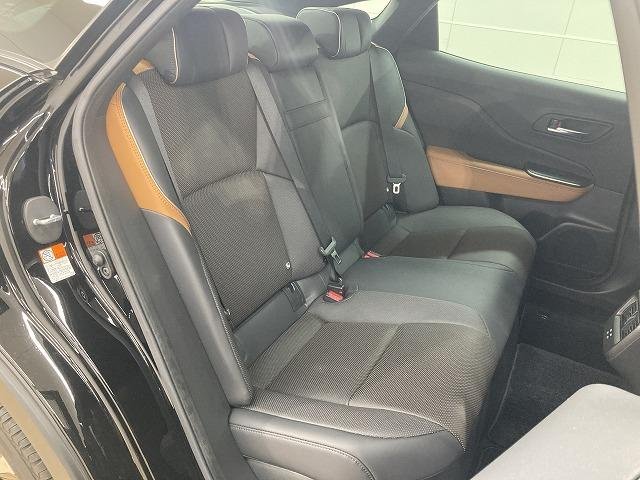 
								2023 Toyota Crown Crossover RS Advance full									