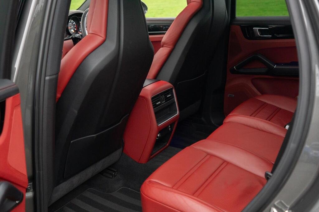 
								2019 Porsche Cayenne full									