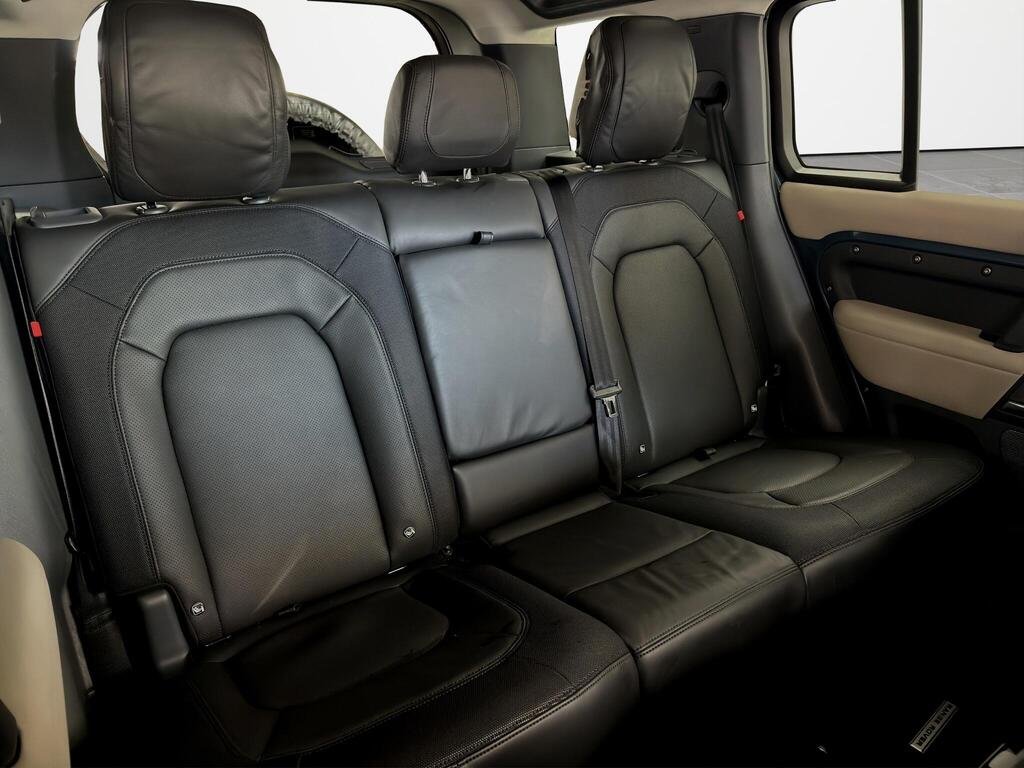 2020 Land Rover Defender 110 SD4 S