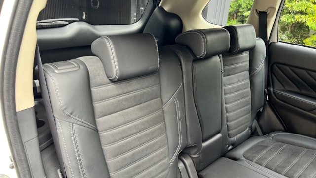 
								2019 Mitsubishi Outlander PHEV G full									