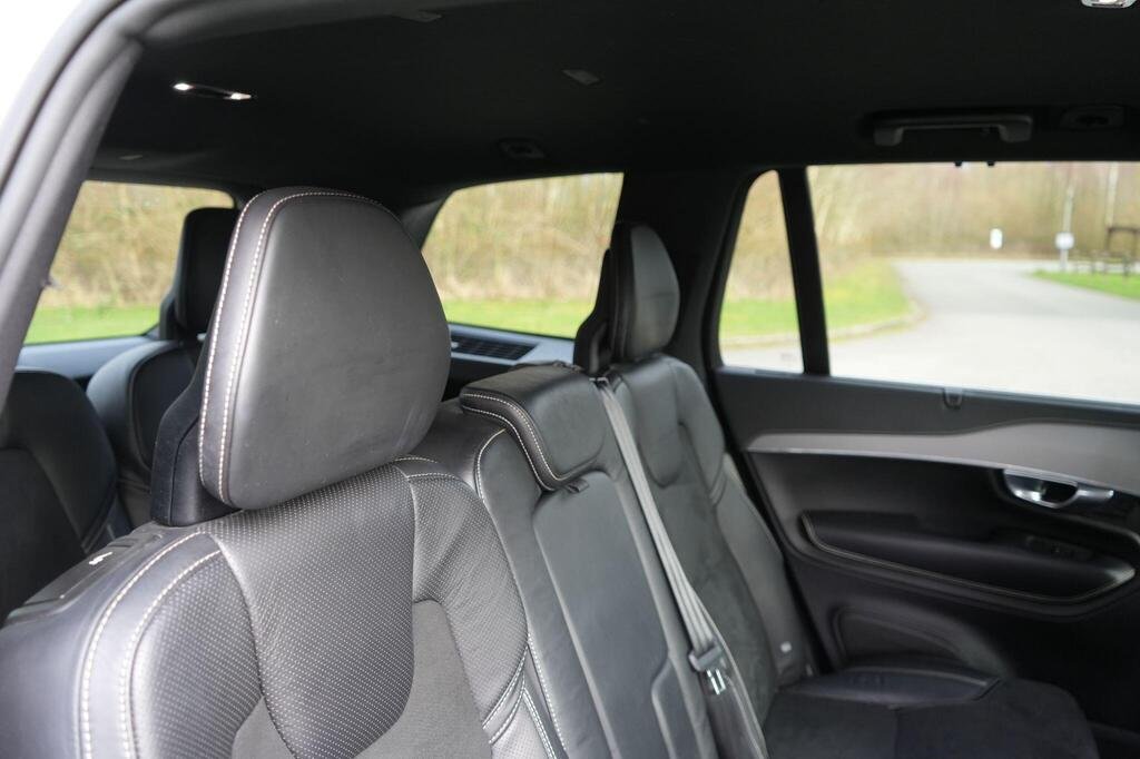
								2019 Volvo XC90 T5 R-Design full									