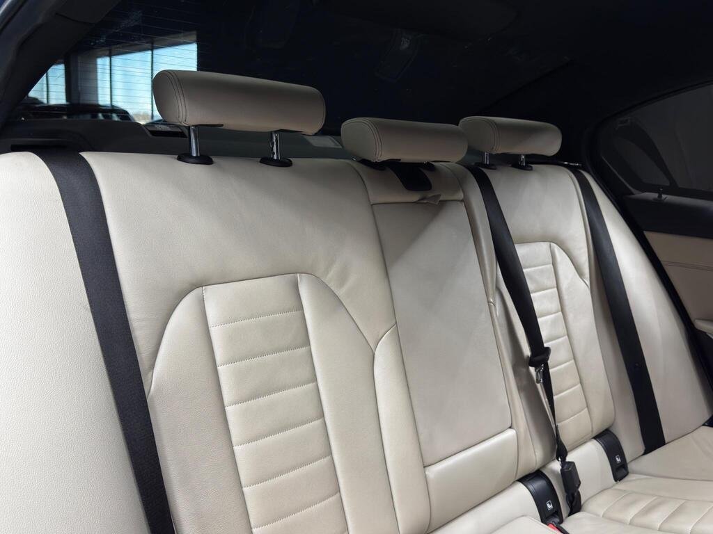 
								2020 BMW 3 Series 330e M Sport full									