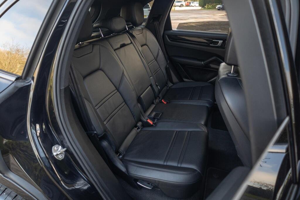 
								2019 Porsche Cayenne full									