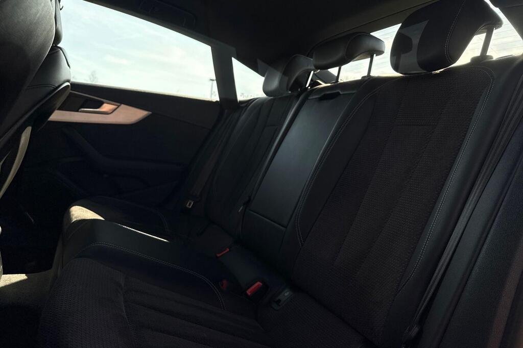 
								2019 Audi A5 Sportback 35 TFSI S Line full									