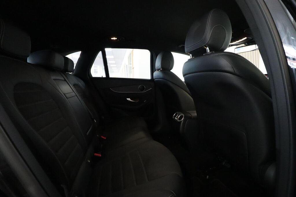 
								2020 Mercedes-GLC220d AMG Line 4Matic full									