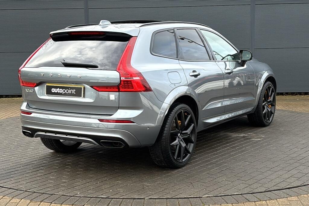 
								2020 Volvo XC60 T8 Recharge full									