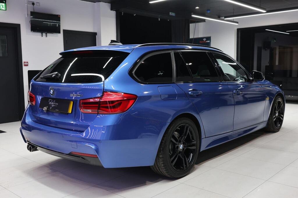 
								2019 BMW 3 Series 330i M Sport Touring full									