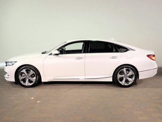 
								2020 Honda Accord EX full									