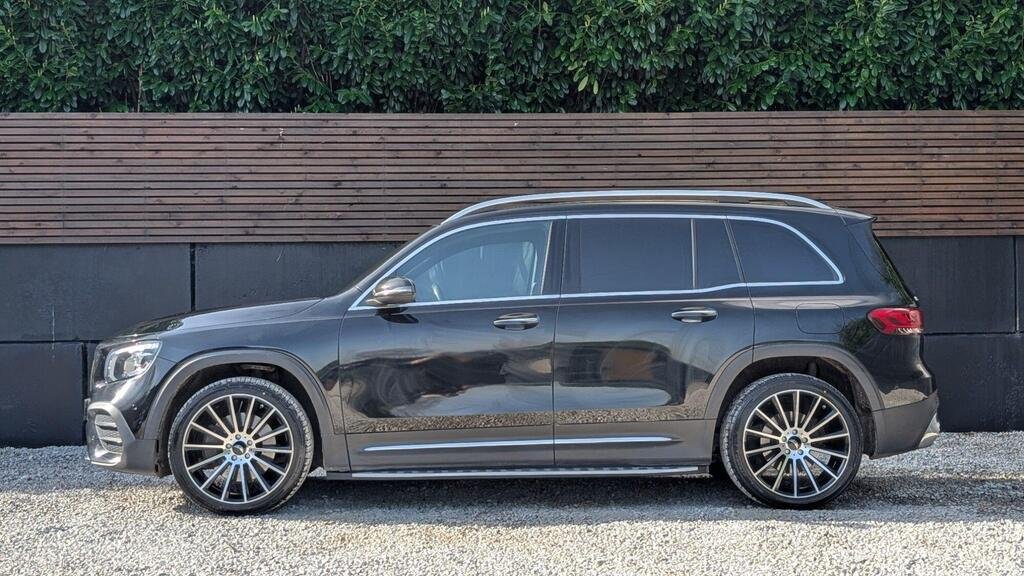 
								2019 Mercedes-Benz GLB220d AMG Line 4Matic full									