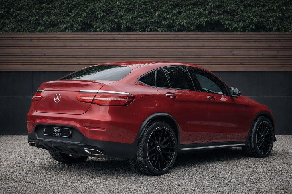 
								2019 Mercedes-Benz GLC250 AMG Line full									