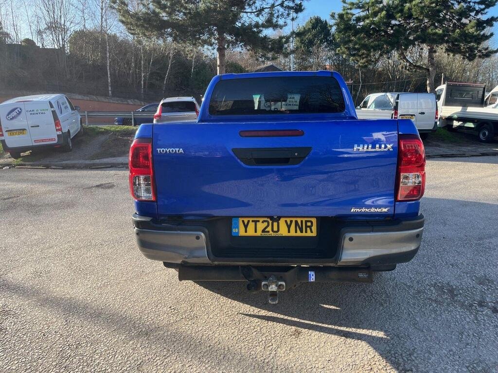 
								2020 Toyota Hilux Invincible X full									