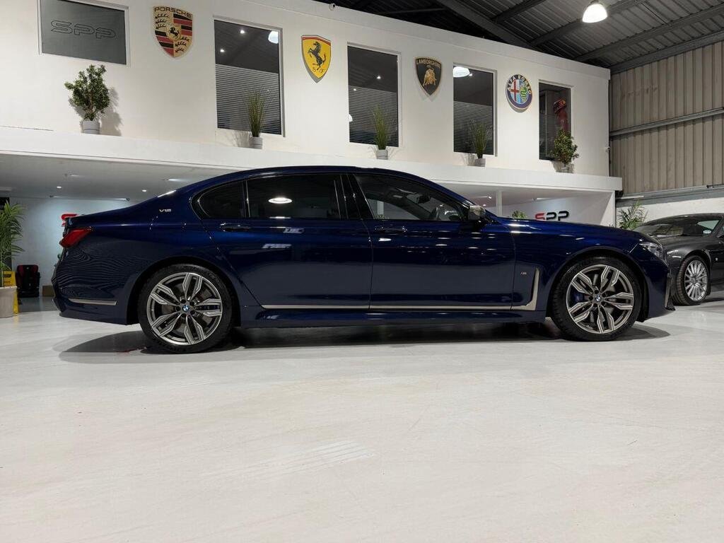 
								2020 BMW 7 Series M760L xDrive full									