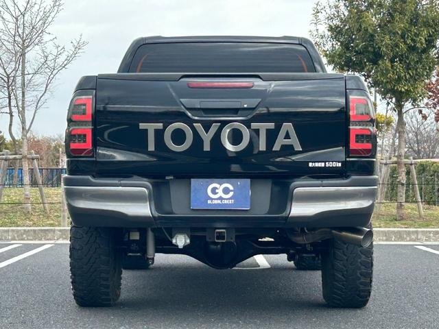 
								2020 Toyota Hilux Z Black Rally edition full									