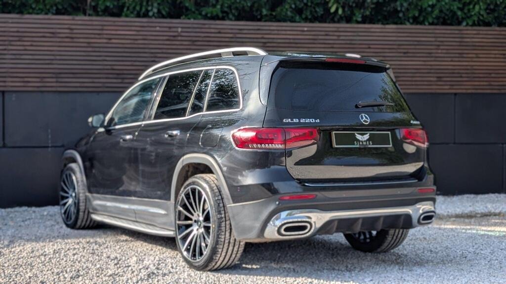 
								2019 Mercedes-Benz GLB220d AMG Line 4Matic full									