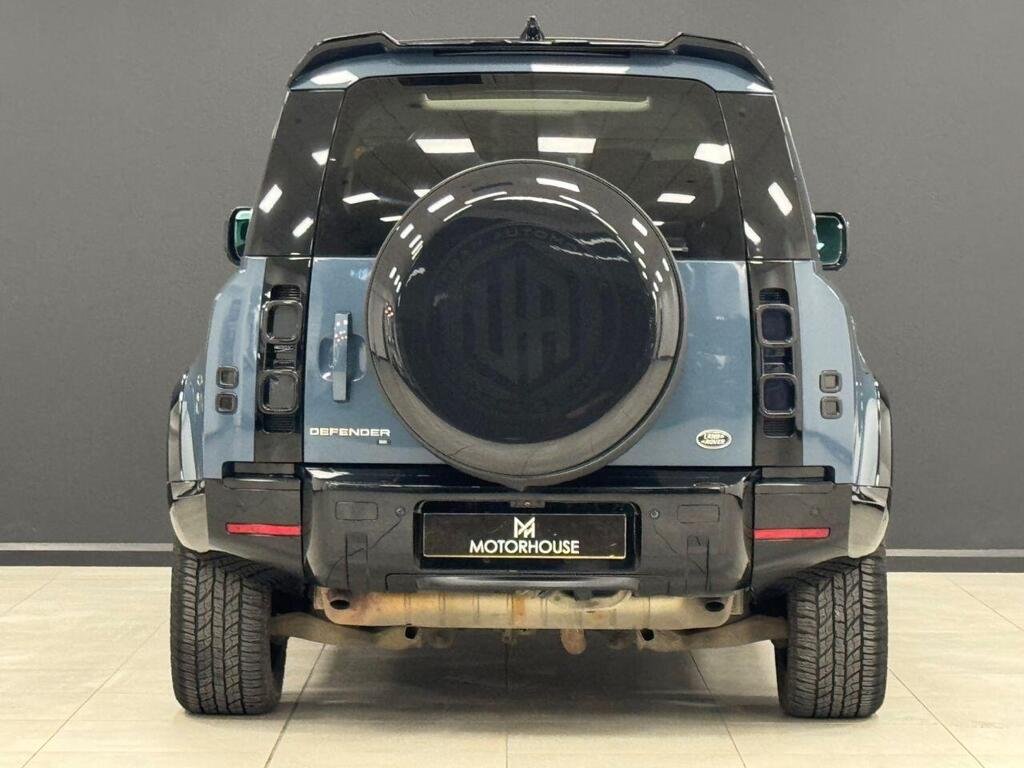 
								2020 Land Rover Defender 110 Si4 SE full									