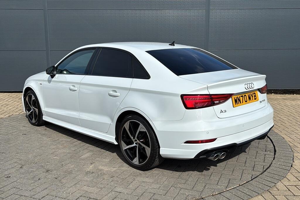 
								2019 Audi A3 35 TFSI Black Edition full									