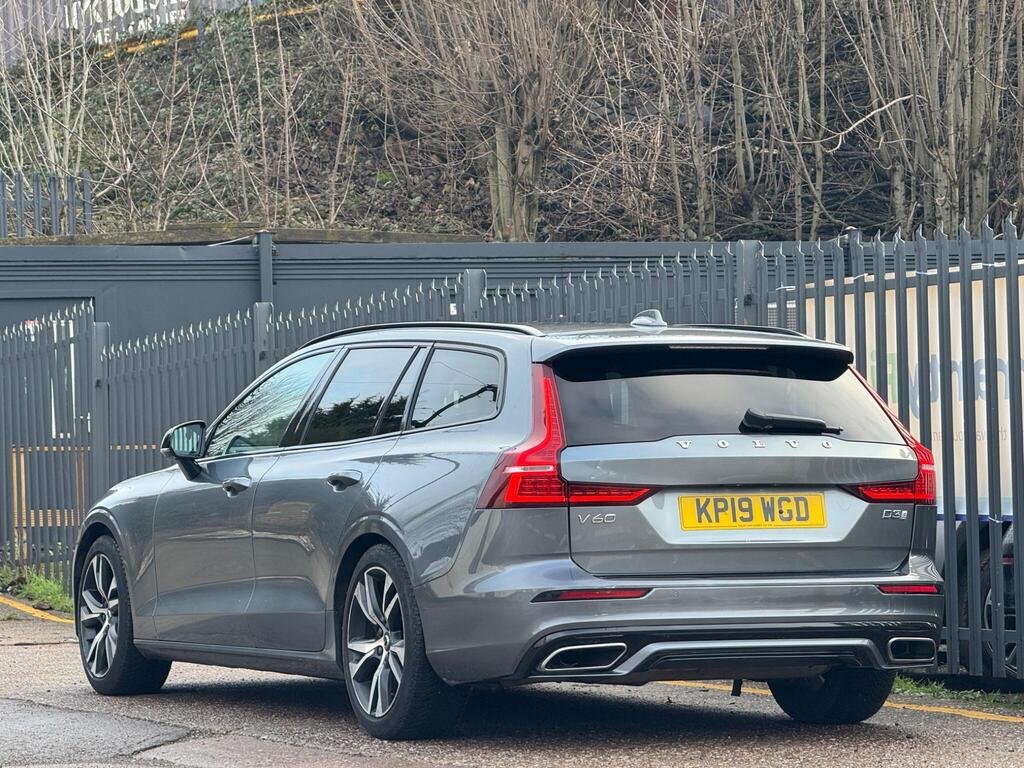
								2019 Volvo S60 D3 R-Design full									