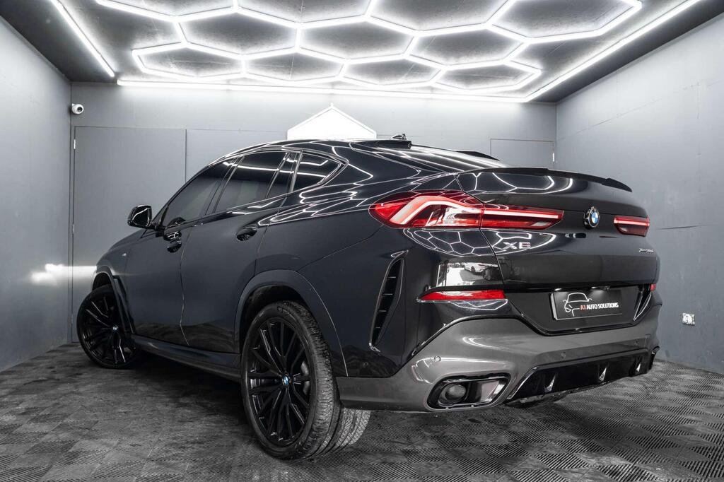
								2020 BMW X6 30d M Sport Coupe full									