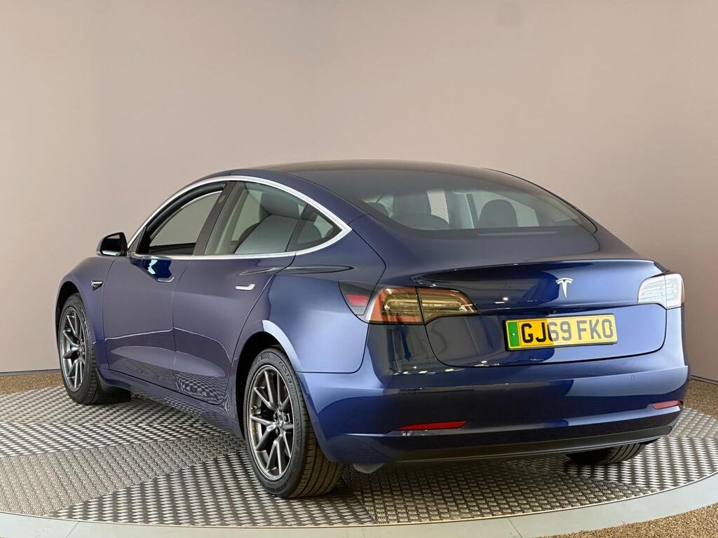 
								2019 Tesla Model 3 Standard Range full									