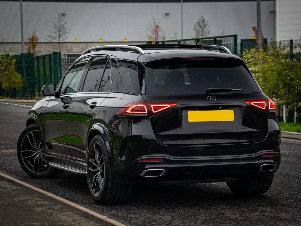 
								2020 Mercedes-Benz GLE400d AMG Line 4Matic full									