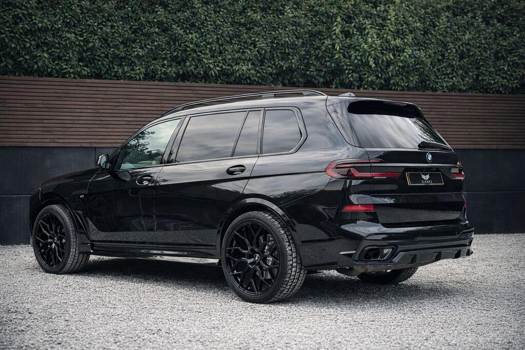 
								2024 BMW X7 40i xDrive M Sport full									