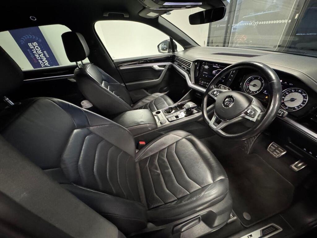 2019 Volkswagen Touareg TDI R-Line 4Motion