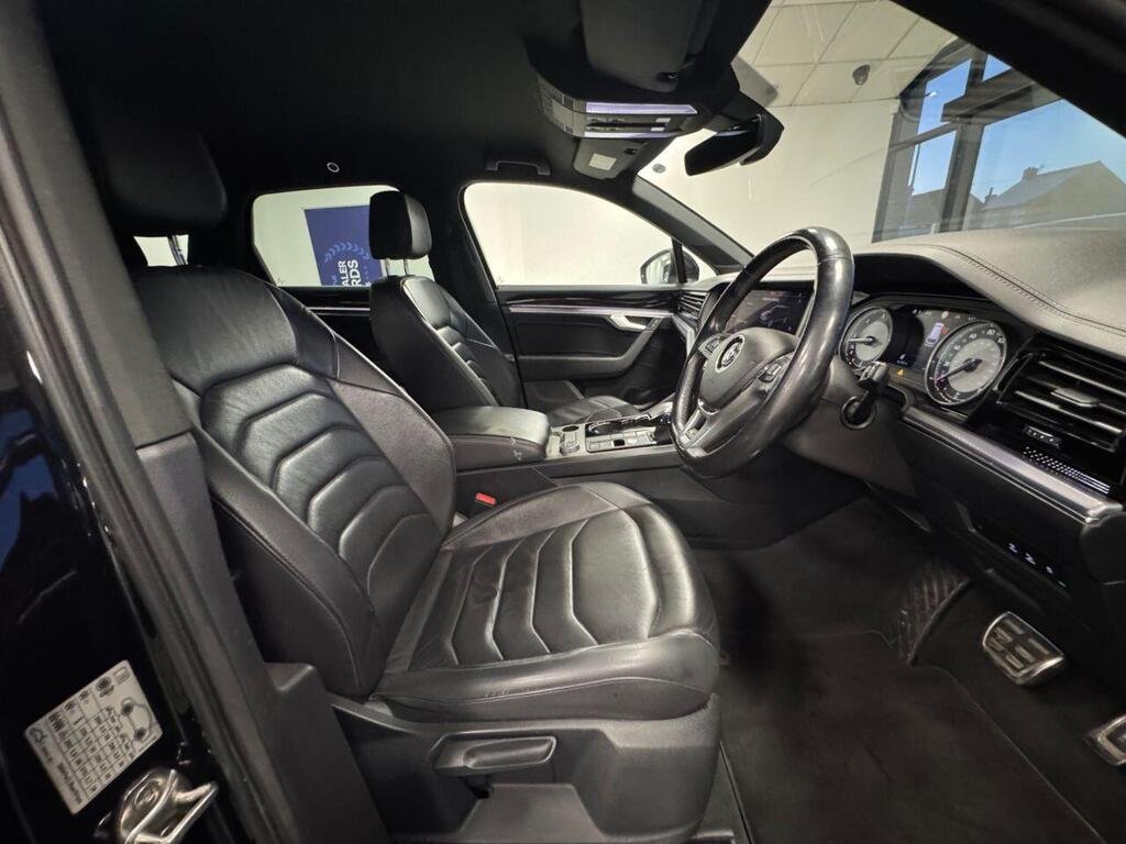 2019 Volkswagen Touareg TDI R-Line 4Motion