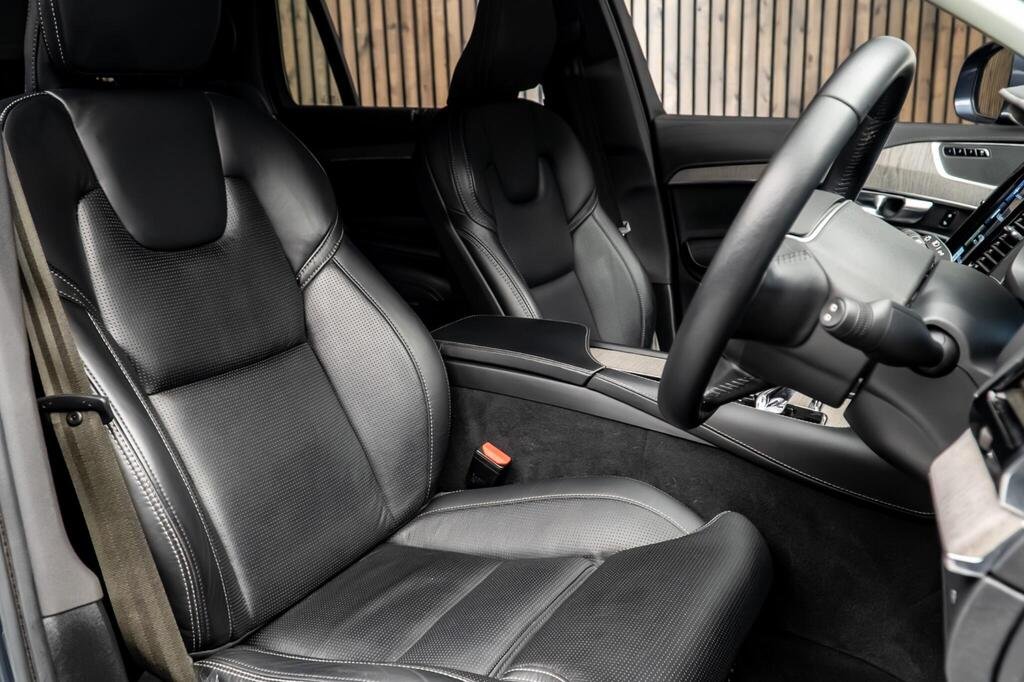 2022 Volvo CX90 B5 Inscription