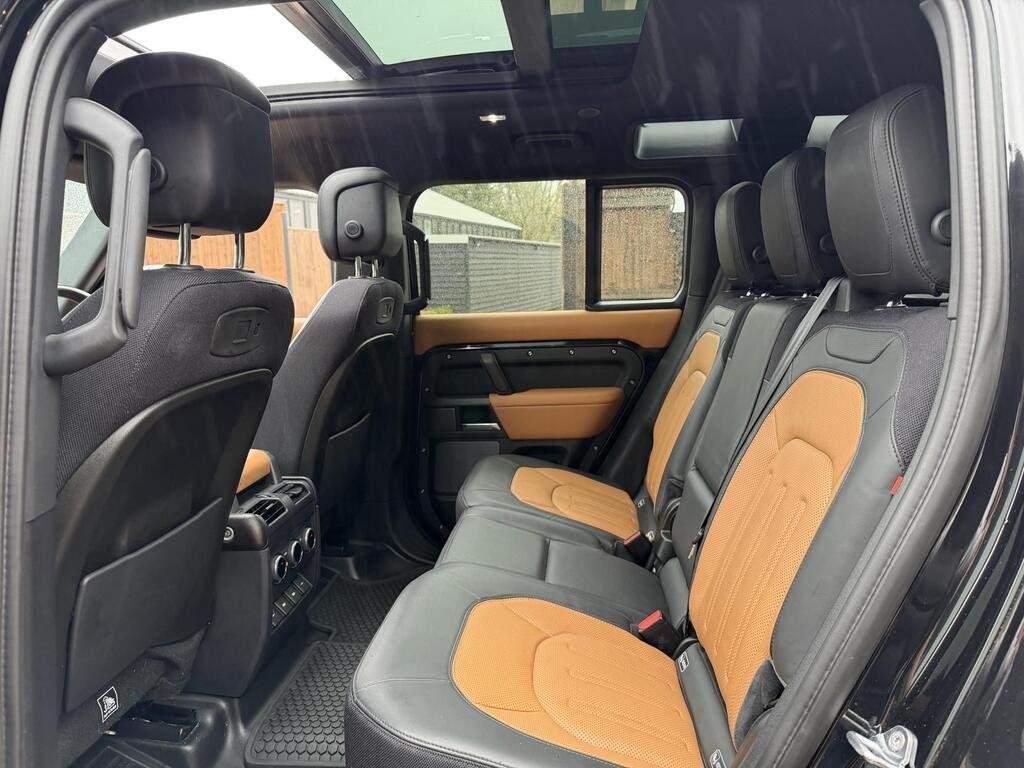 
								2020 Land Rover Defender 110 P400 MHEV X full									