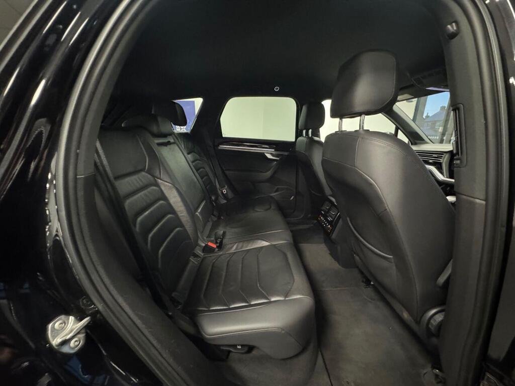 
								2019 Volkswagen Touareg TDI R-Line 4Motion full									