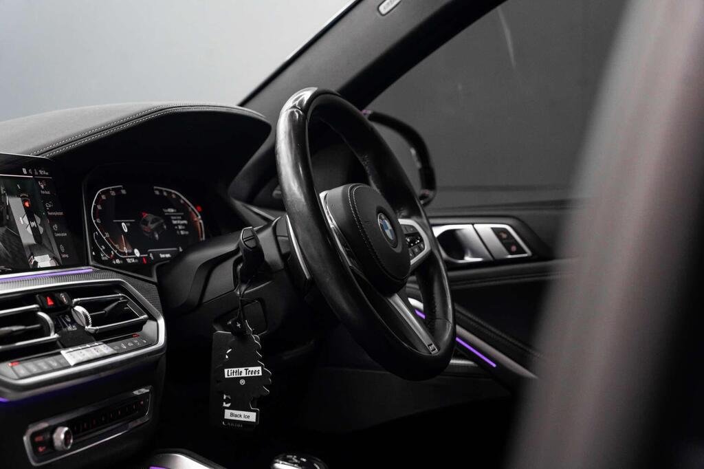 
								2020 BMW X6 30d xDrive M Sport full									