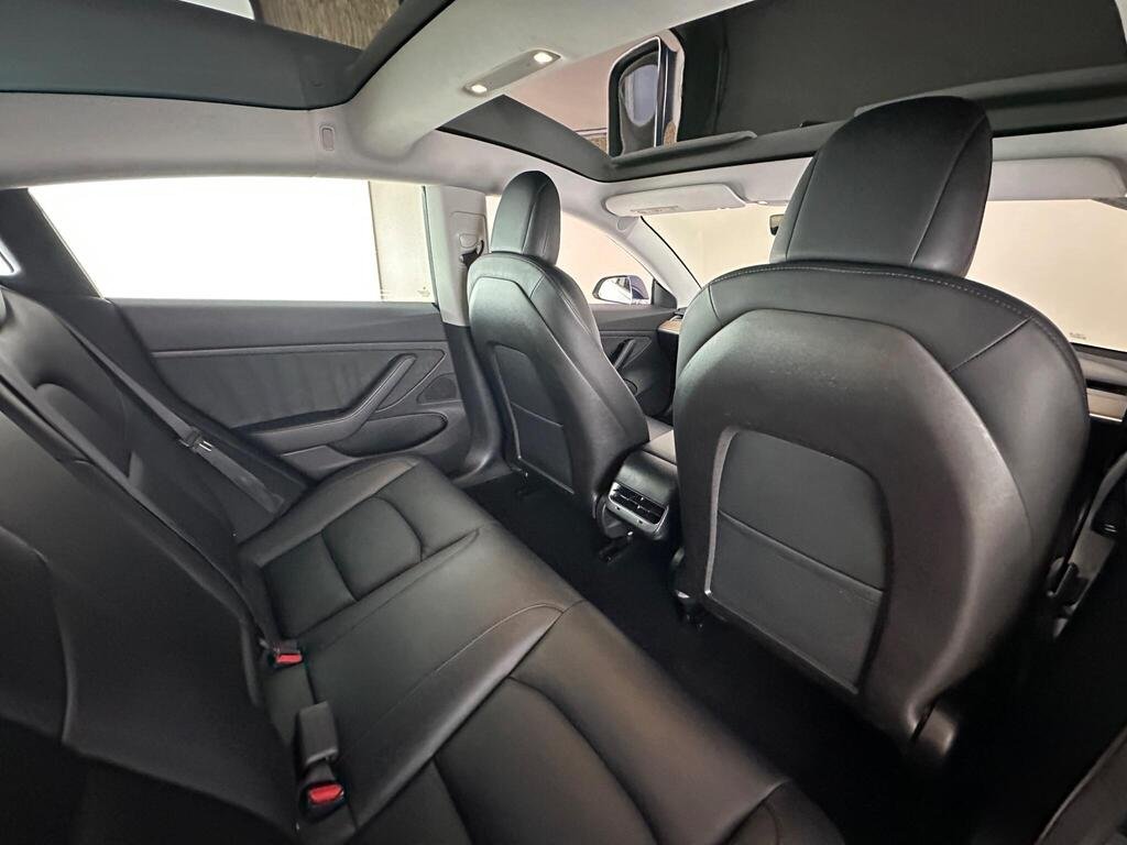 
								2019 Tesla Model 3 Standard Range full									