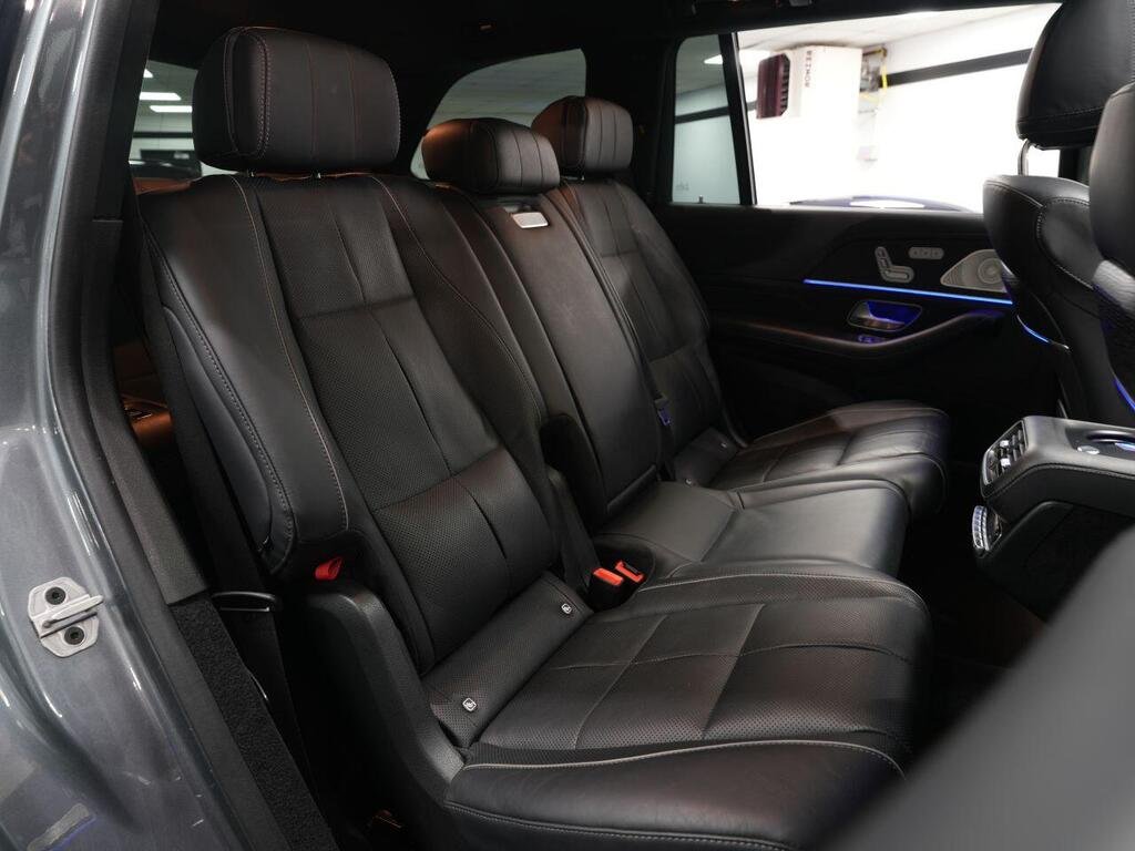 
								2022 Mercedes-Benz GLS400d Night Edition full									