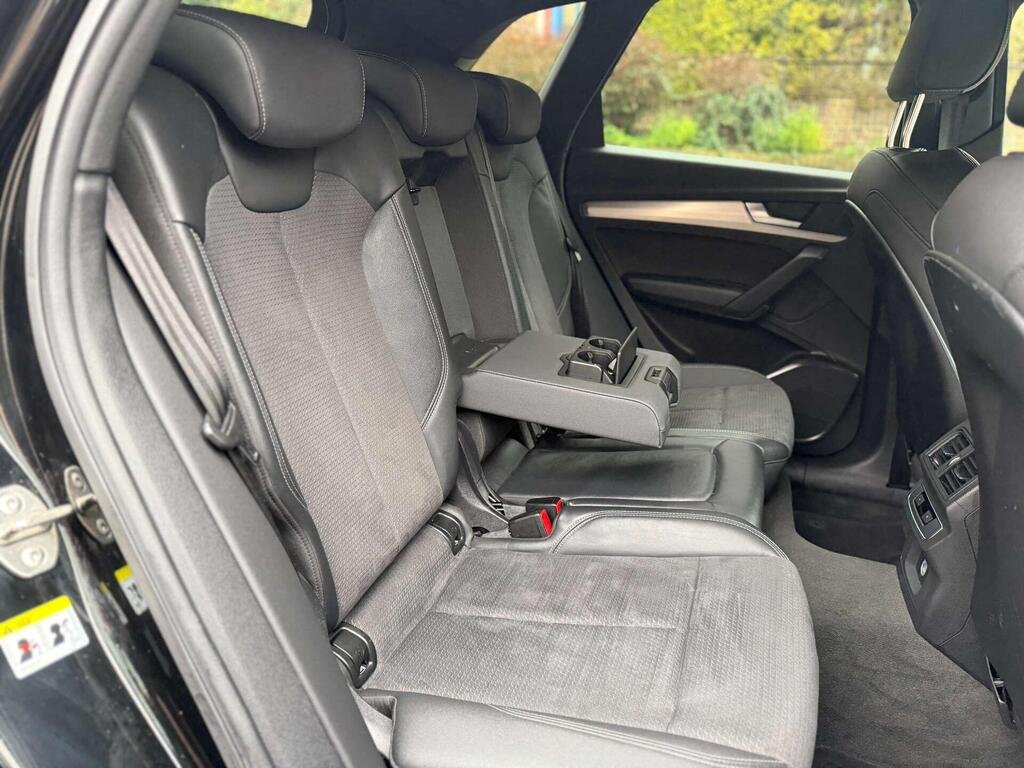 
								2021 Audi Q5 50 TFSIe S Line full									