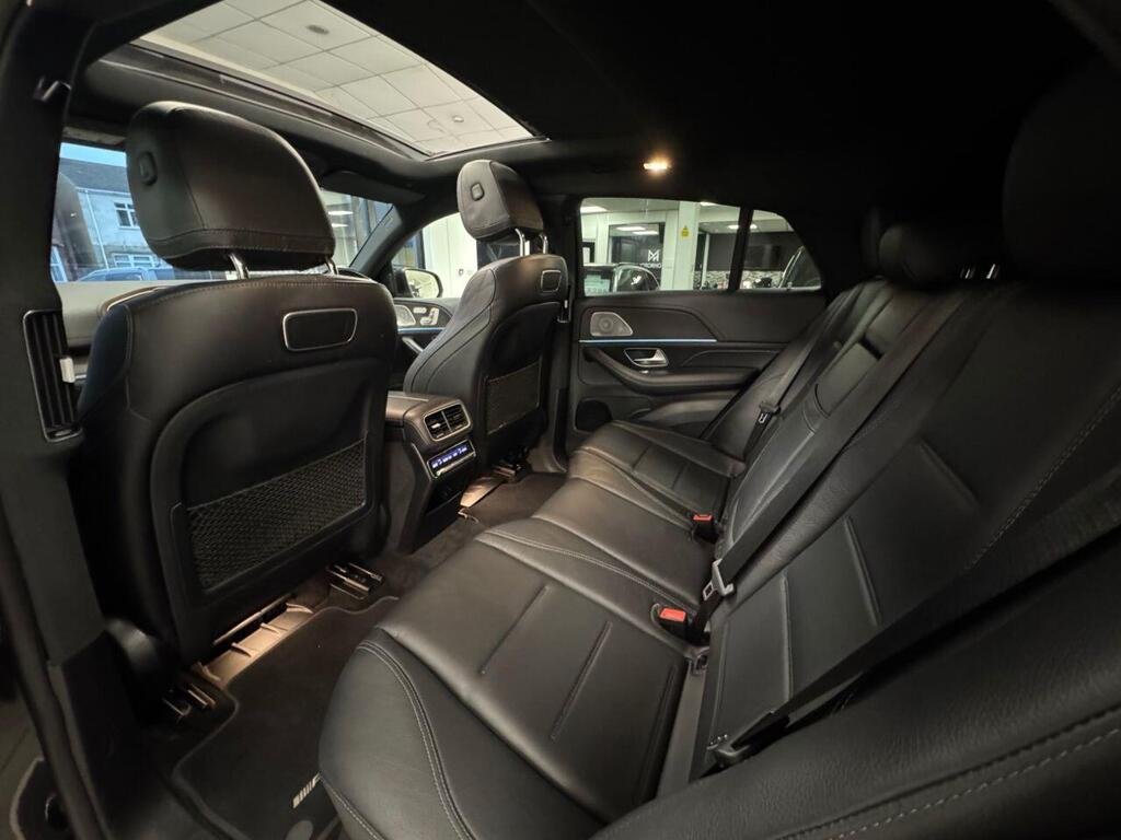 
								2020 Mercedes-Benz GLE400d AMG Line full									
