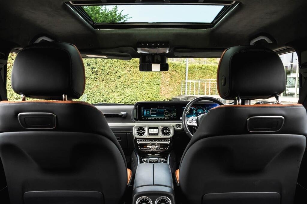 
								2023 Mercedes -Benz G400d AMG Line full									