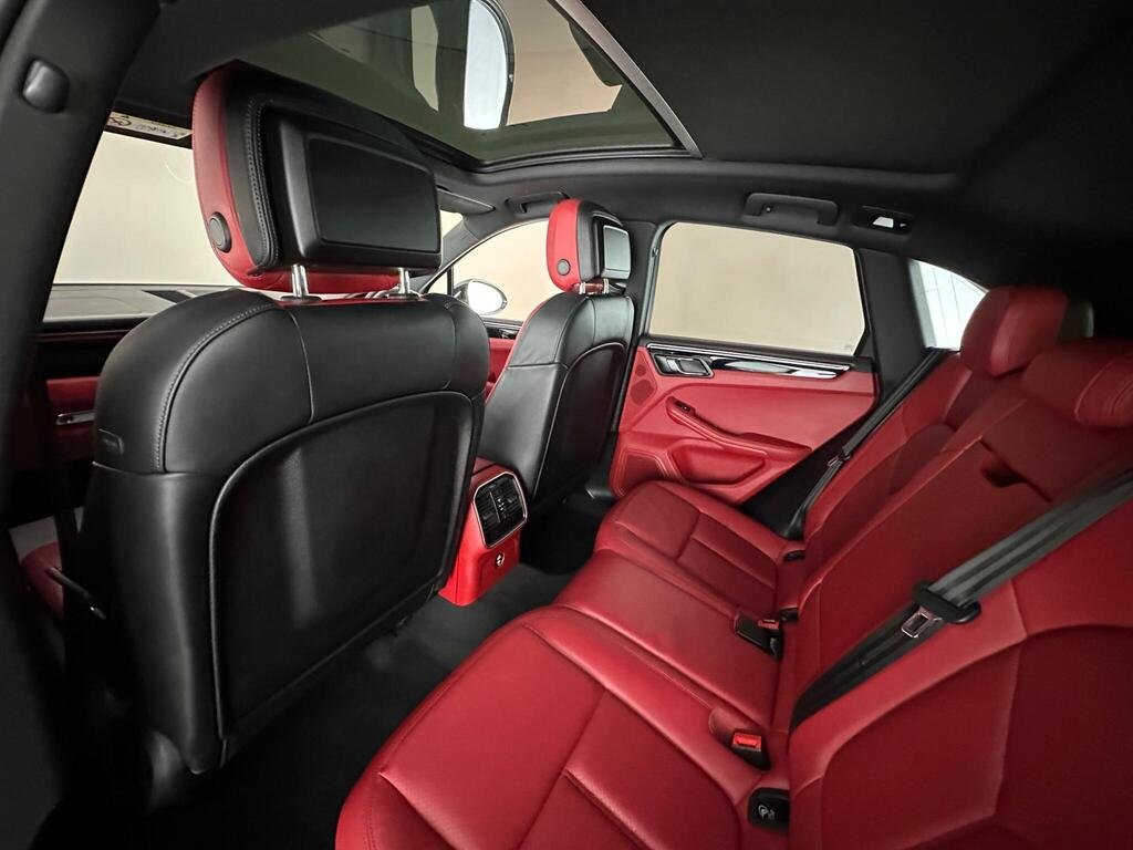 
								2020 Porsche Macan S full									