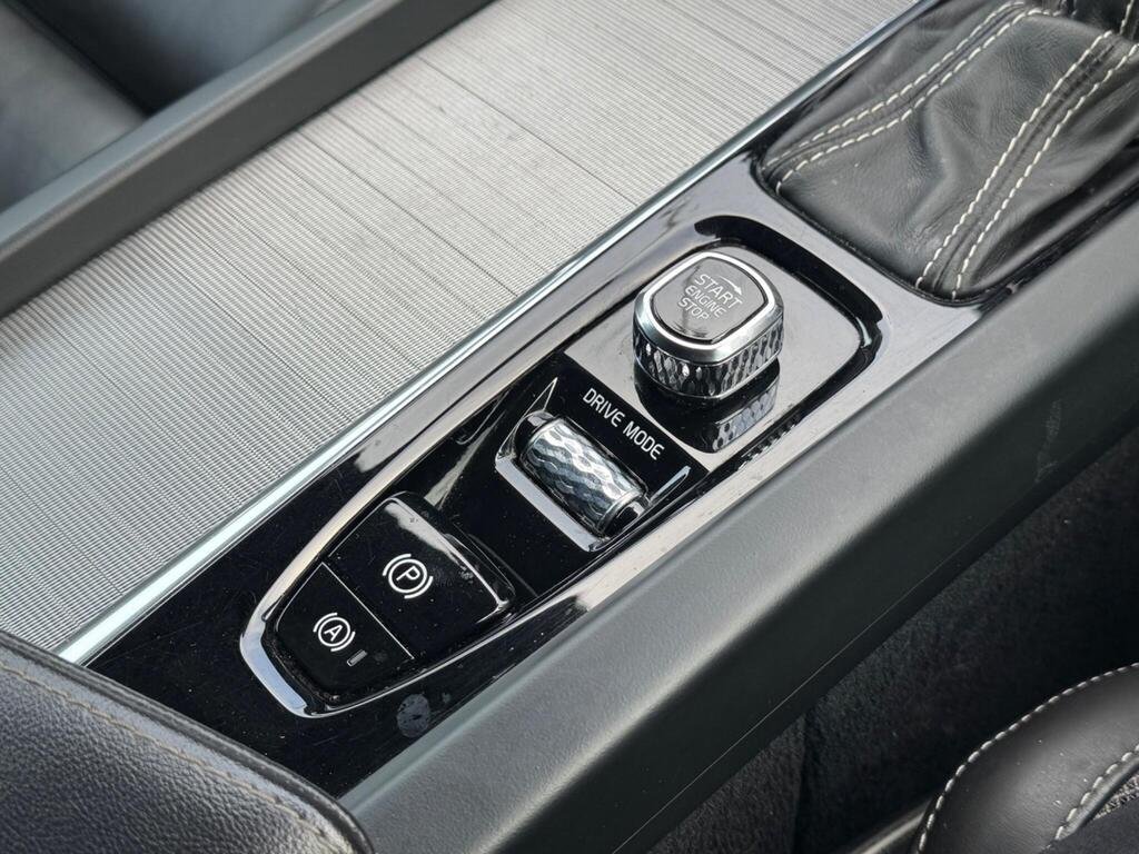 
								2019 Volvo S60 D3 R-Design full									