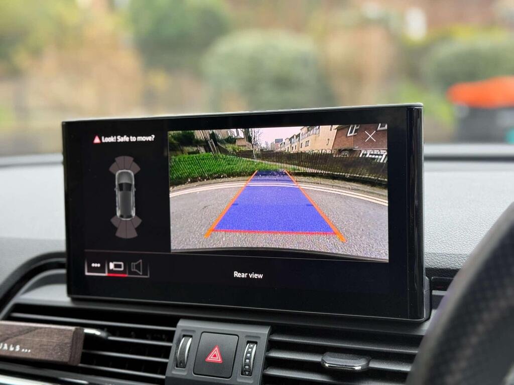 
								2021 Audi Q5 50 TFSIe S Line full									