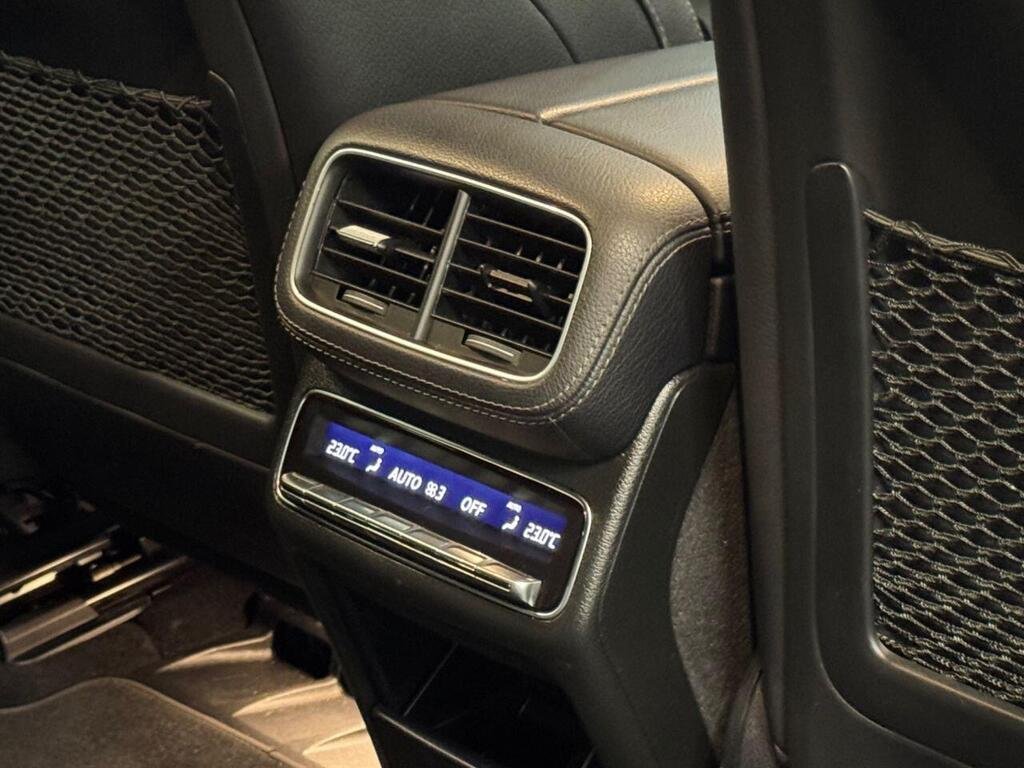 
								2020 Mercedes-Benz GLE400d AMG Line full									