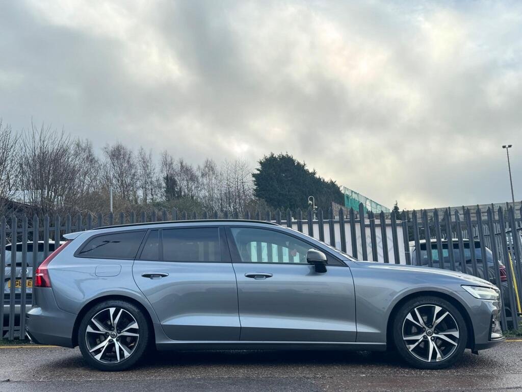 
								2019 Volvo S60 D3 R-Design full									