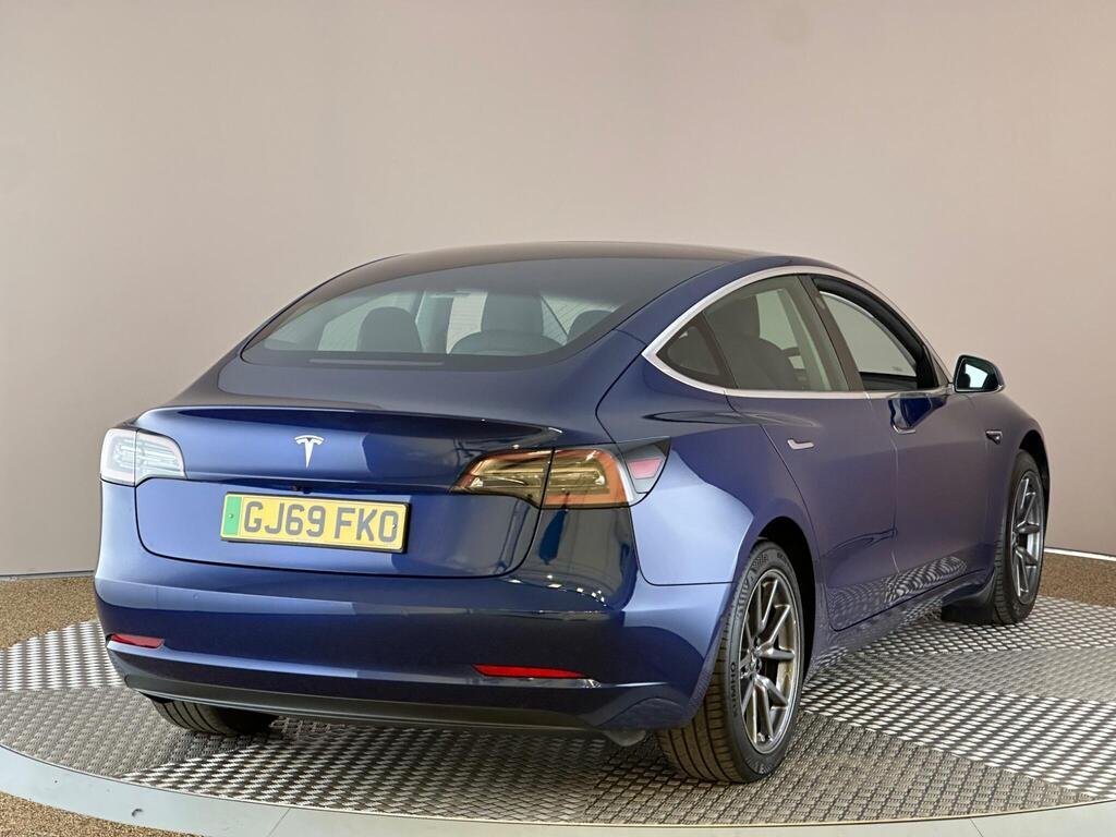 
								2019 Tesla Model 3 Standard Range full									