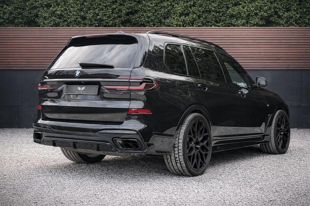 
								2024 BMW X7 40i xDrive M Sport full									