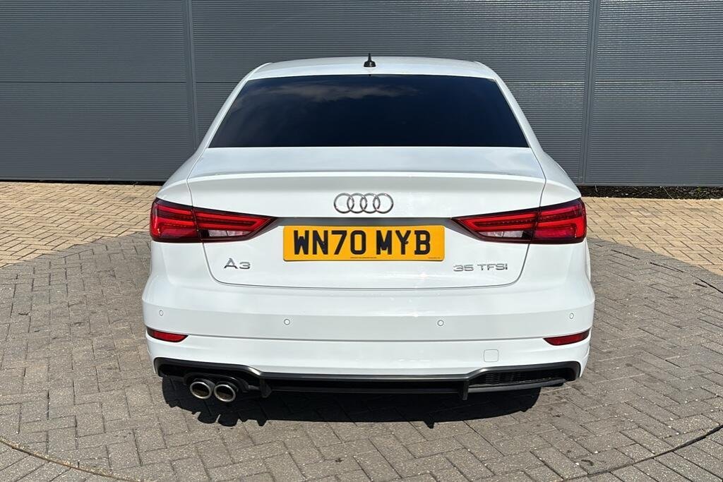 
								2019 Audi A3 35 TFSI Black Edition full									