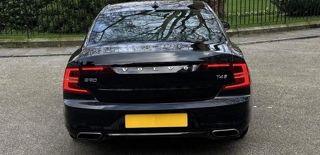 
								2019 Volvo S90 T4 R Design full									