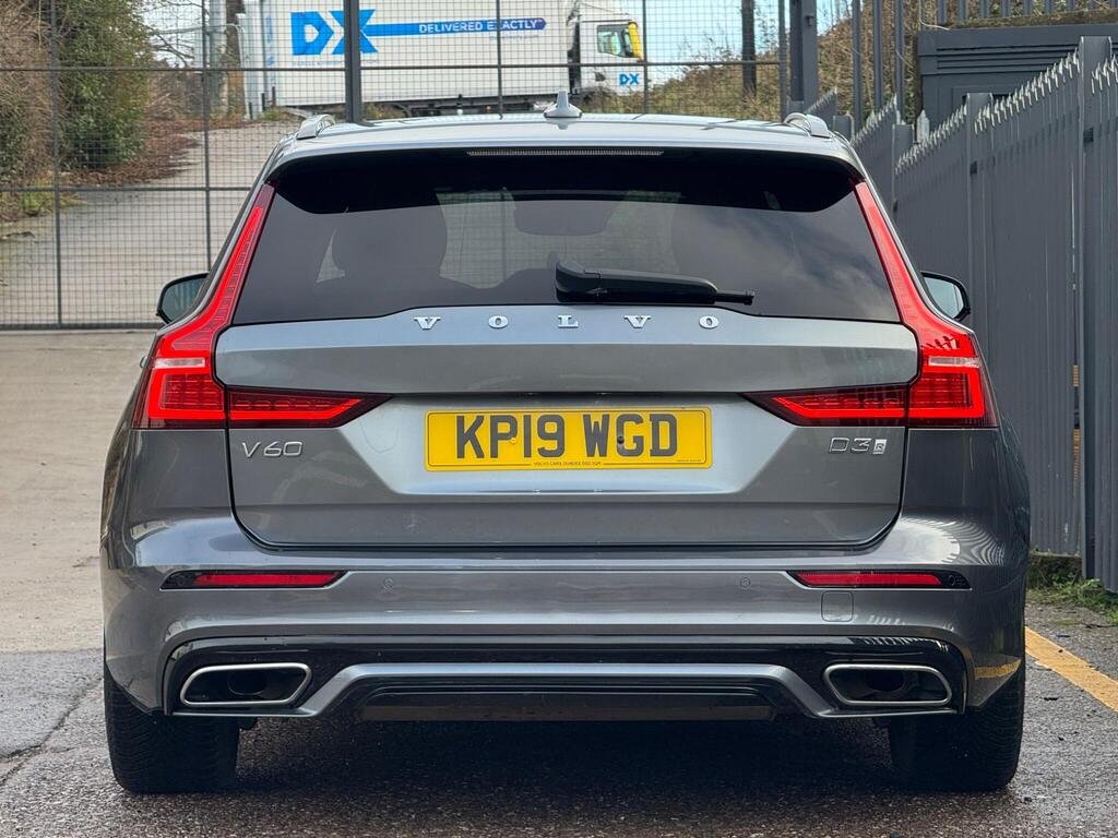 
								2019 Volvo S60 D3 R-Design full									