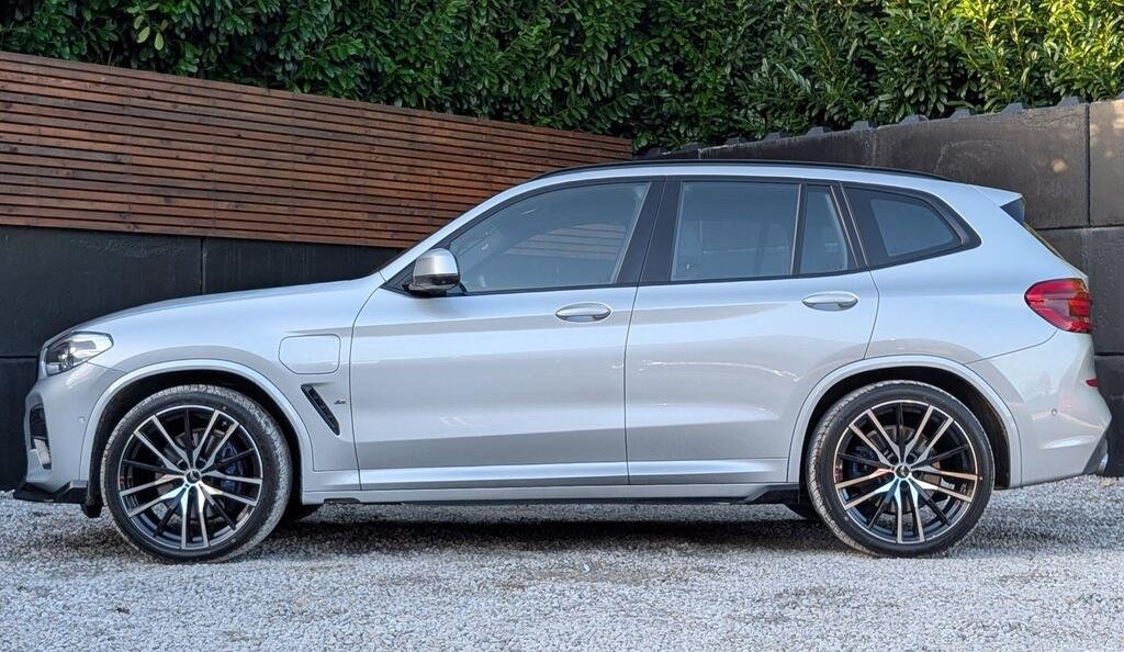 
								2020 BMW X3 30e M Sport xDrive full									