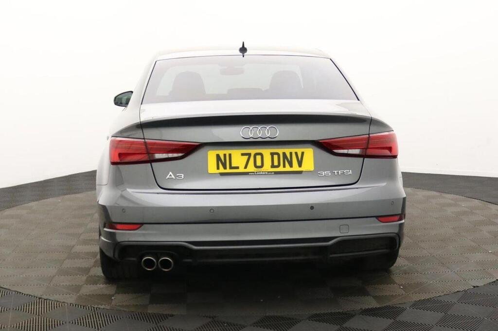 
								2020 Audi A3 Sedan 35 TFSI Black Edition full									