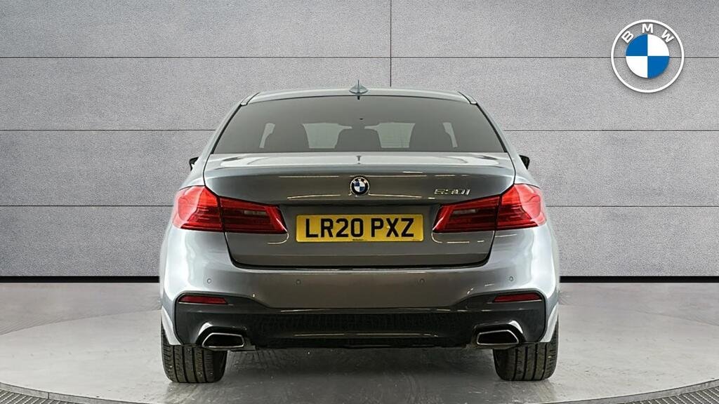 
								2020 BMW 5 Series 530i M Sport full									